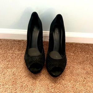 Apt 9 black peep toe heels size 8